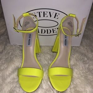 Steve Madden accent heel